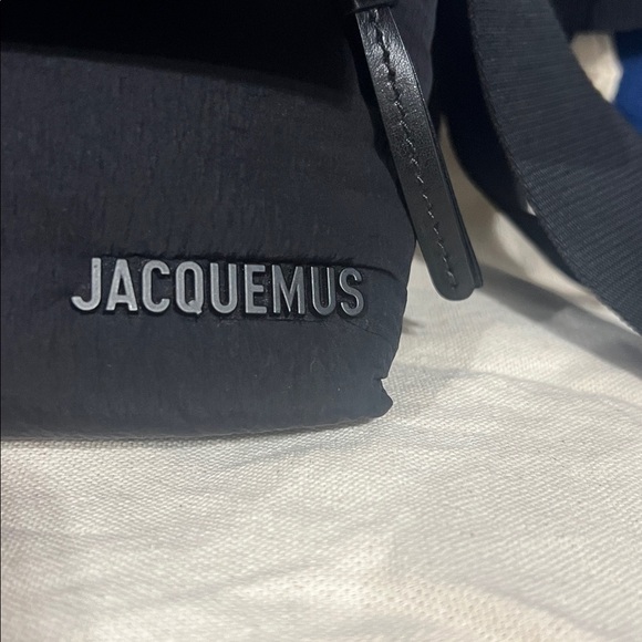 Jacquemus Black Leather Crossbody Bag with Wide Strap - Picture 3 of 8